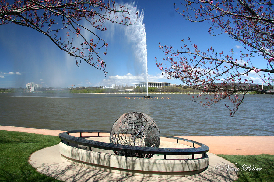 Canberra - James Cook Memorial