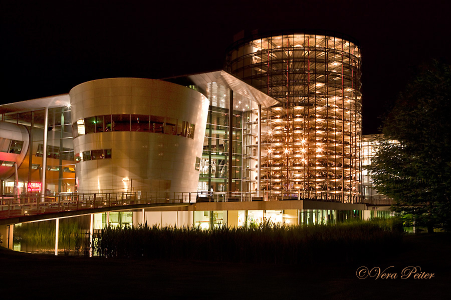 Dresden - Gläserne Manufaktur at night