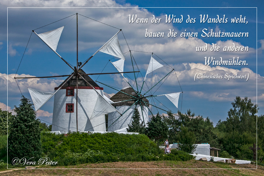 Schutzmauern und Windmühlen